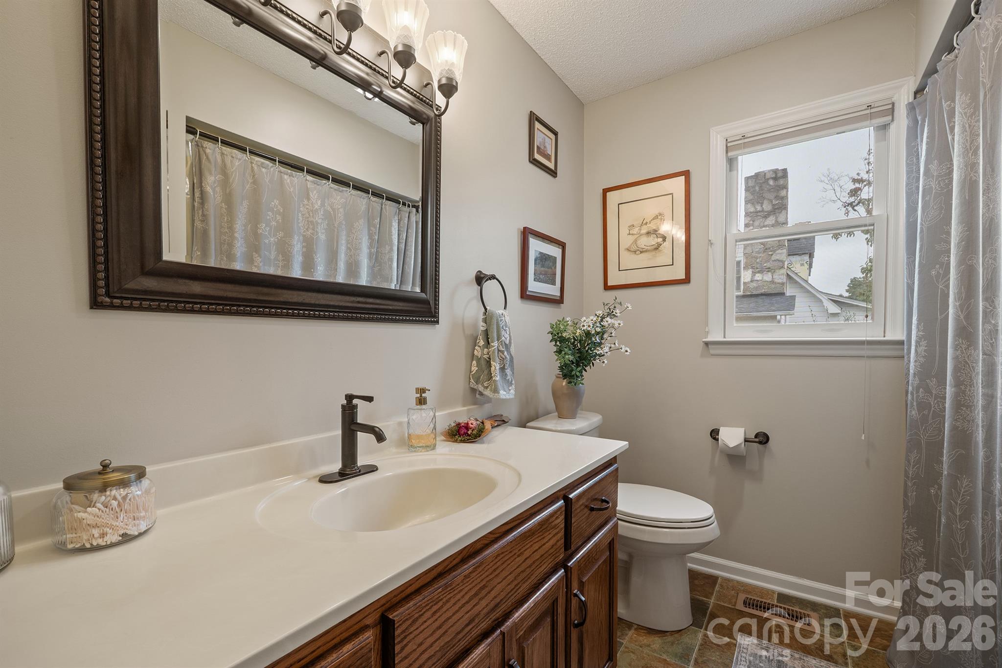 107 Powe Street Property Photo 26
