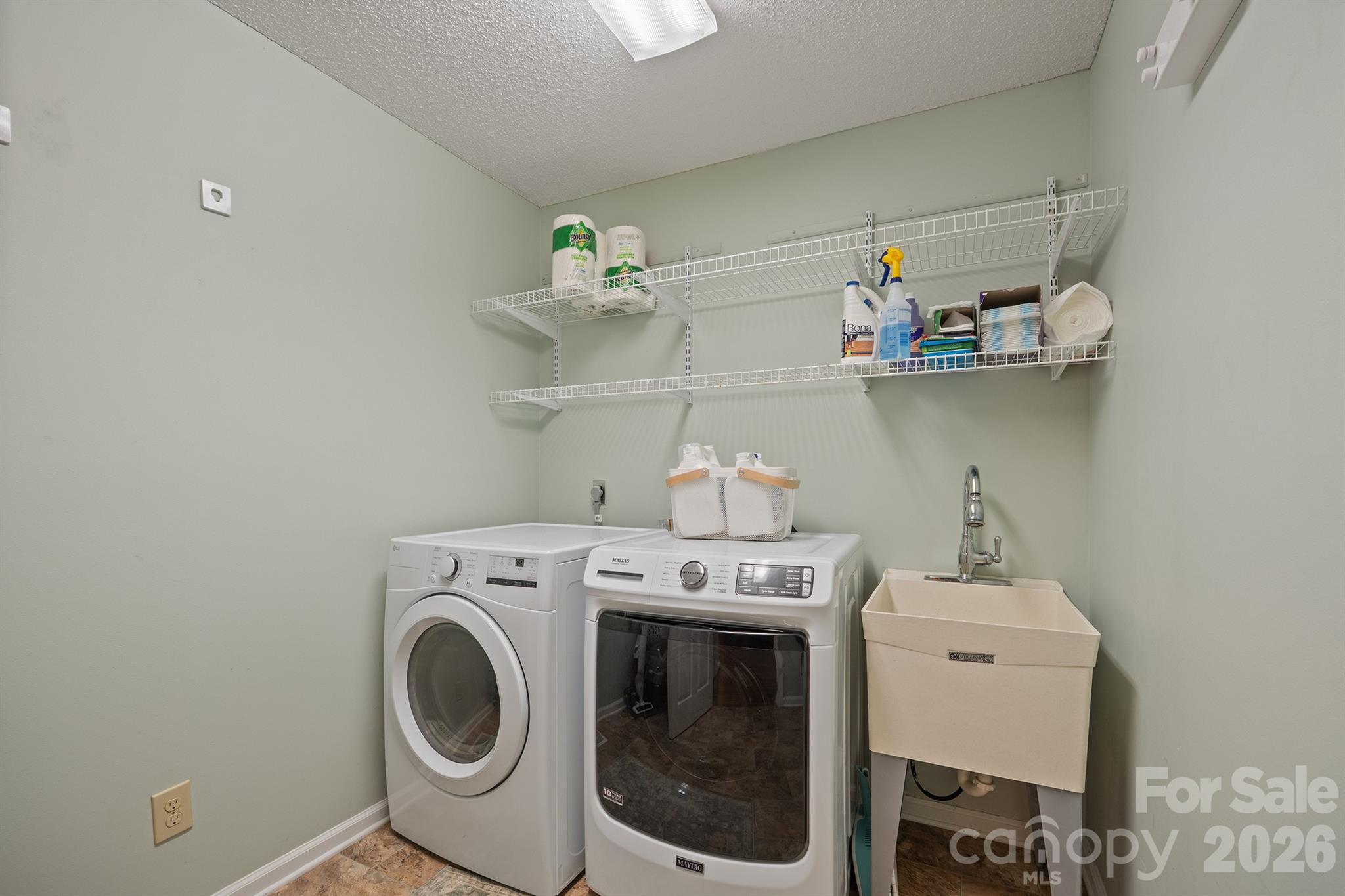 107 Powe Street Property Photo 32