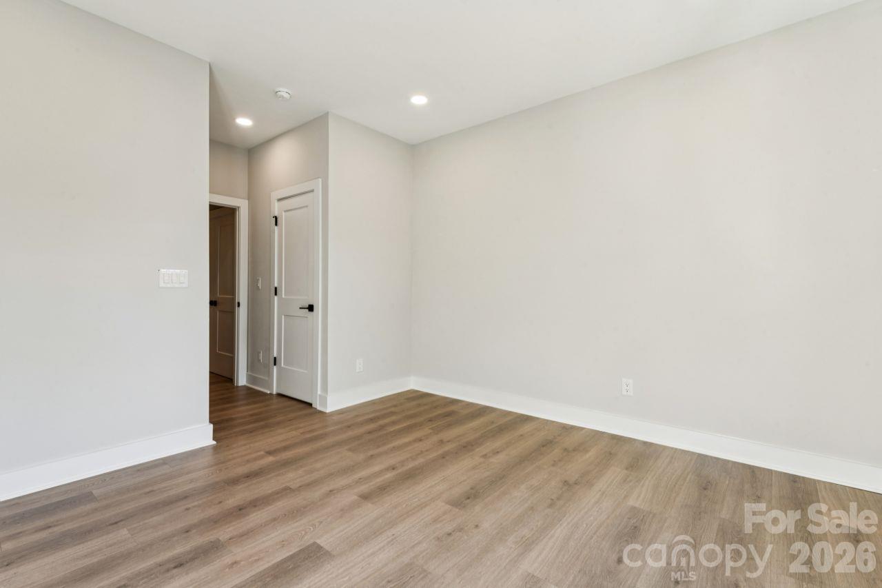 524 Mystic Park Alley 5 Property Photo 15