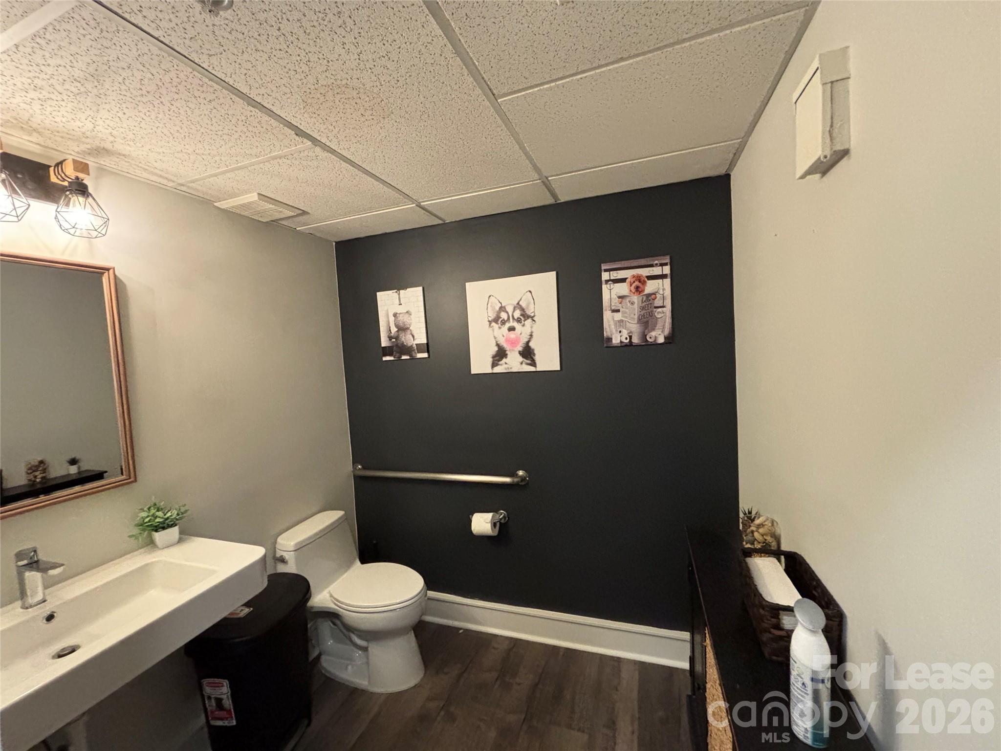 2125 Southend Lane Property Photo 2