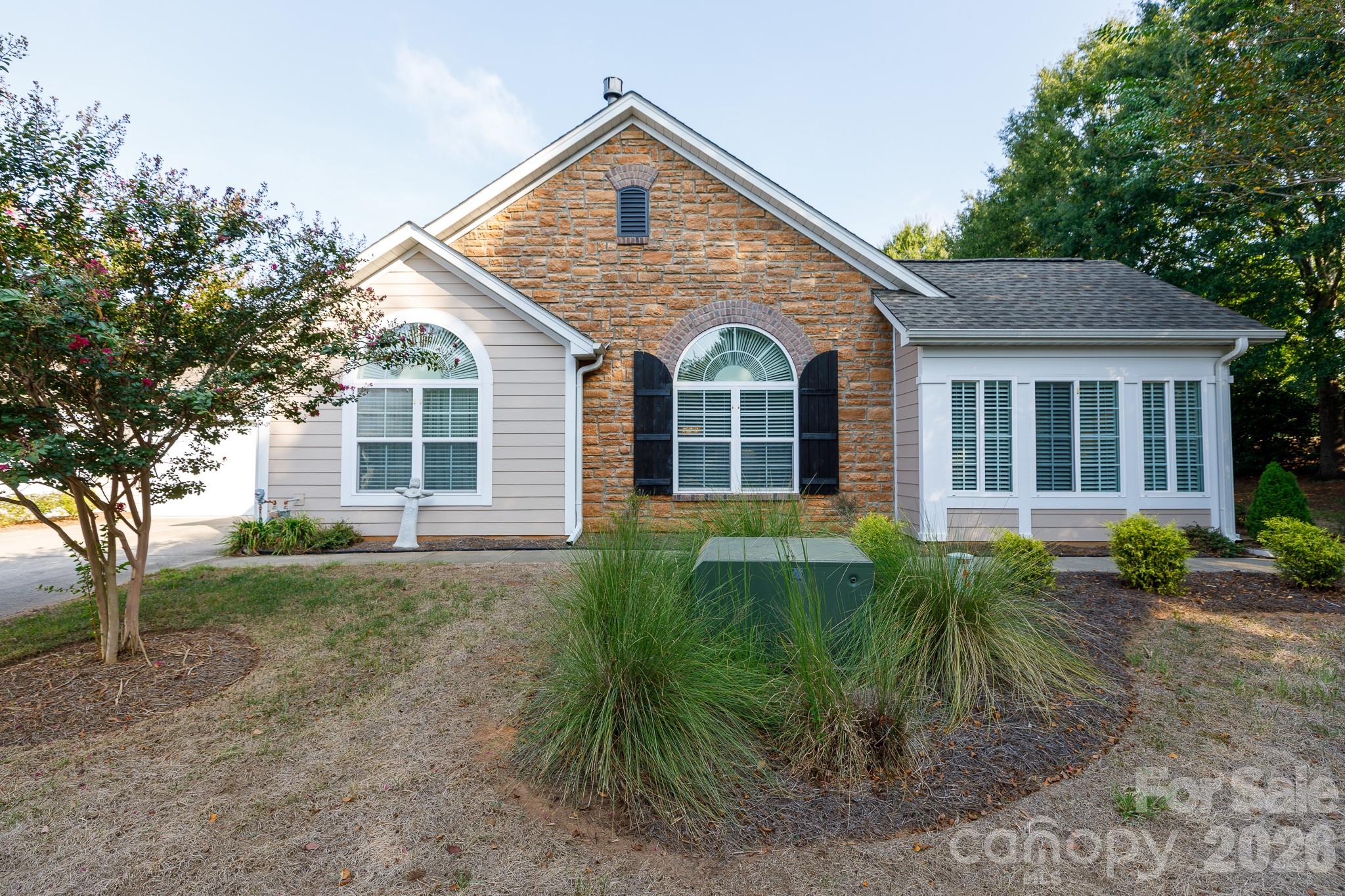 132 Lone Oak Circle Property Photo 1