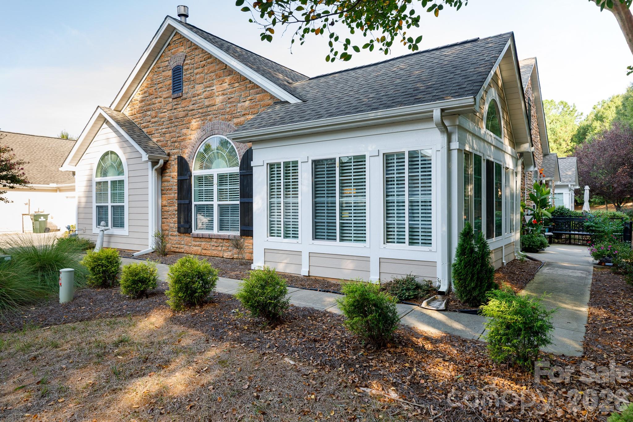 132 Lone Oak Circle Property Photo 3
