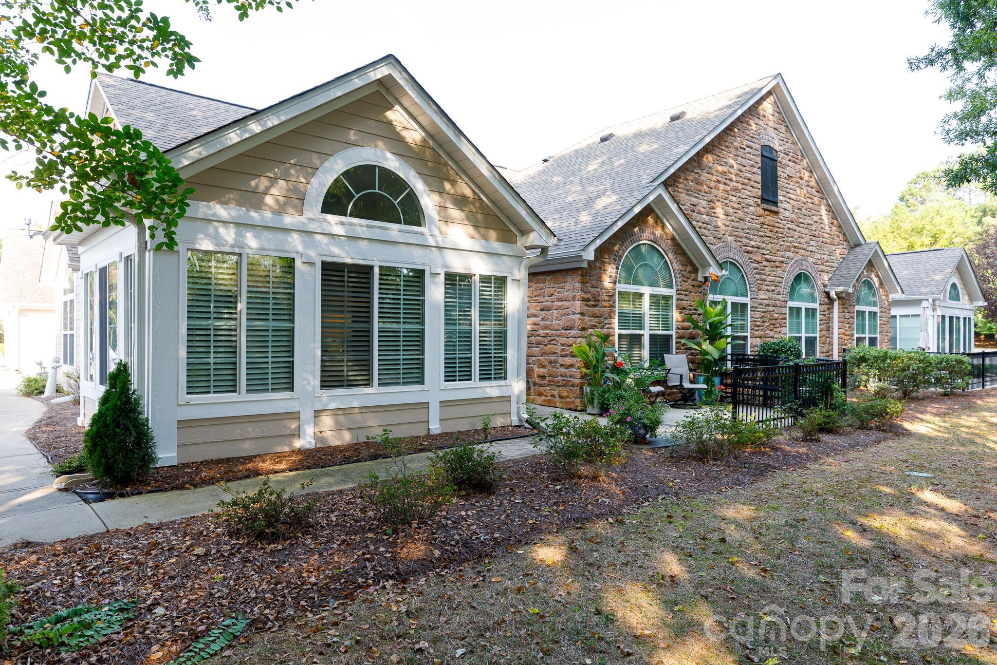 132 Lone Oak Circle Property Photo 5
