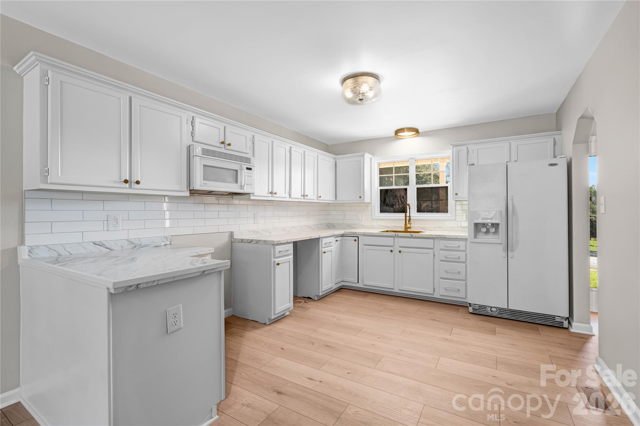 2065 Gary Lane Property Photo 1