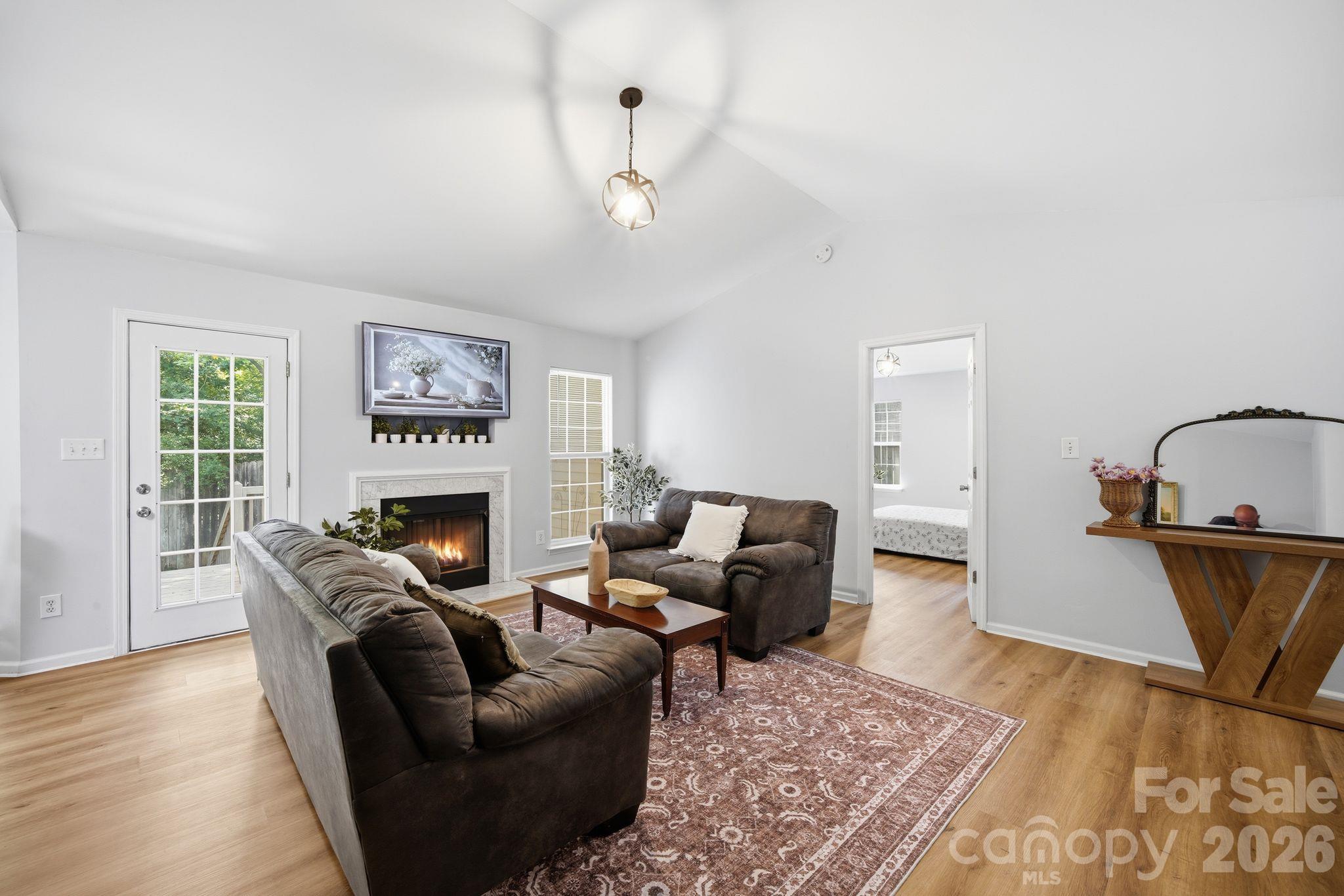 1008 Raywood Court Property Photo 9
