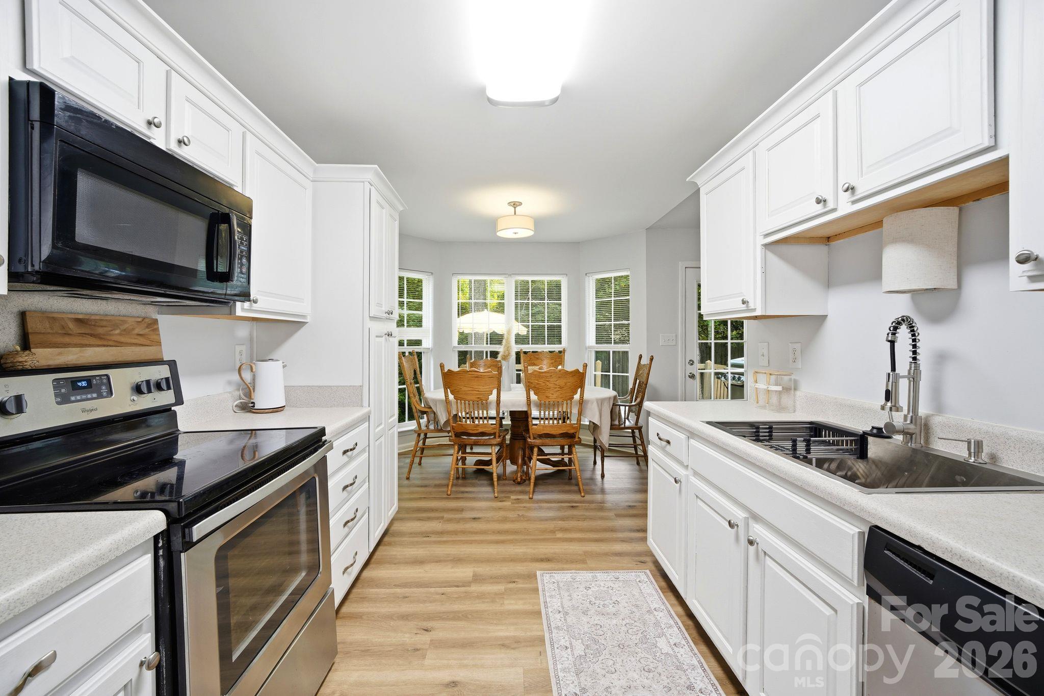 1008 Raywood Court Property Photo 11