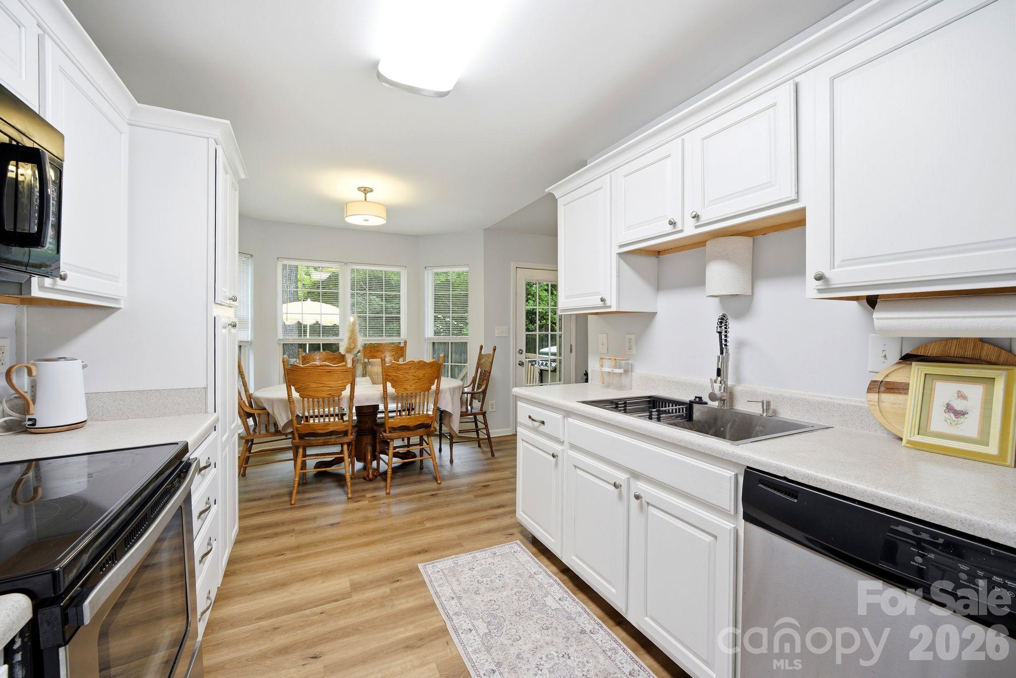 1008 Raywood Court Property Photo 13