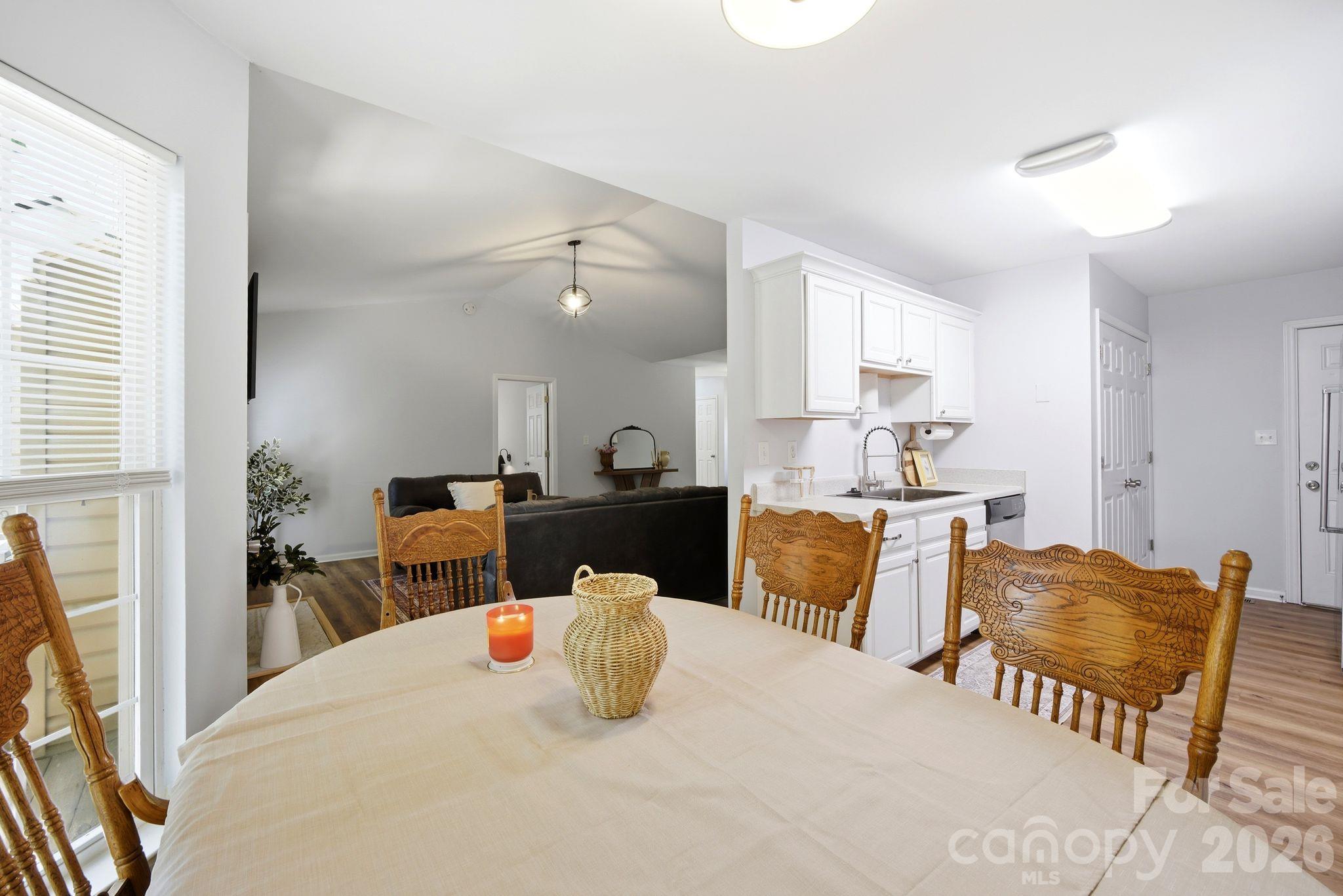 1008 Raywood Court Property Photo 16