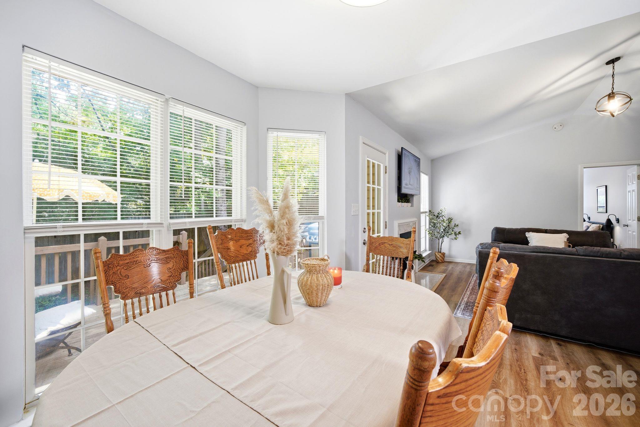 1008 Raywood Court Property Photo 17