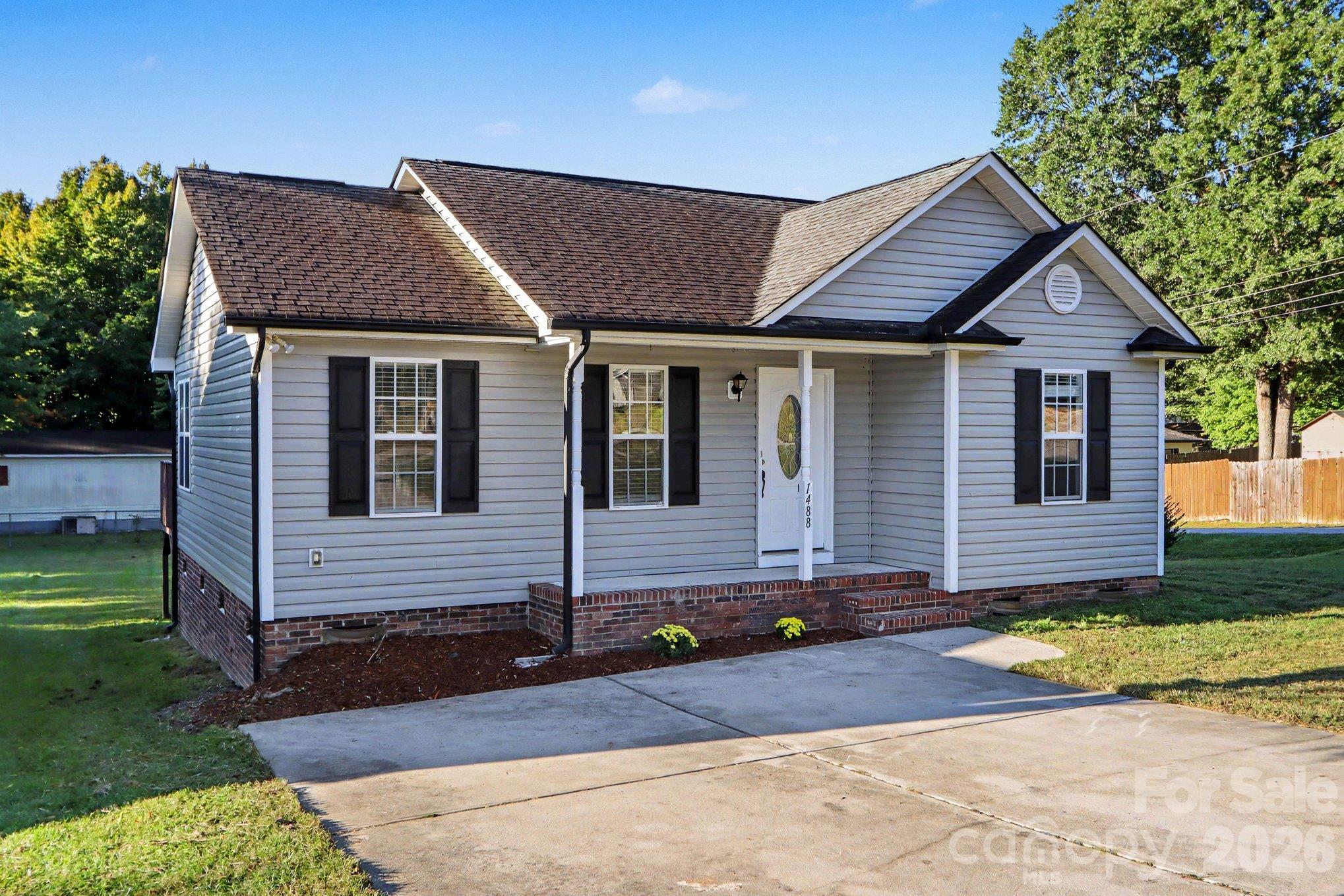 1488 Ontario Drive Property Photo 1