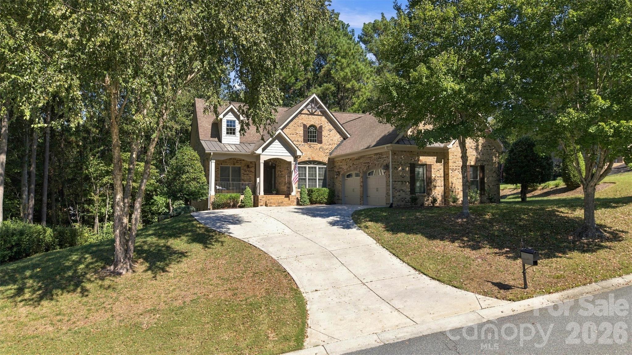 7365 Thornblade Court Property Photo 3