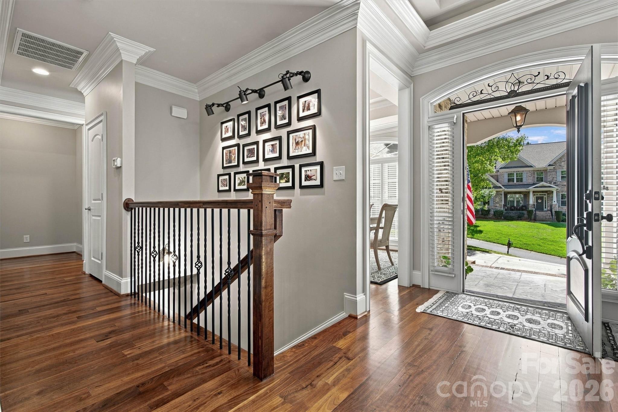 7365 Thornblade Court Property Photo 4