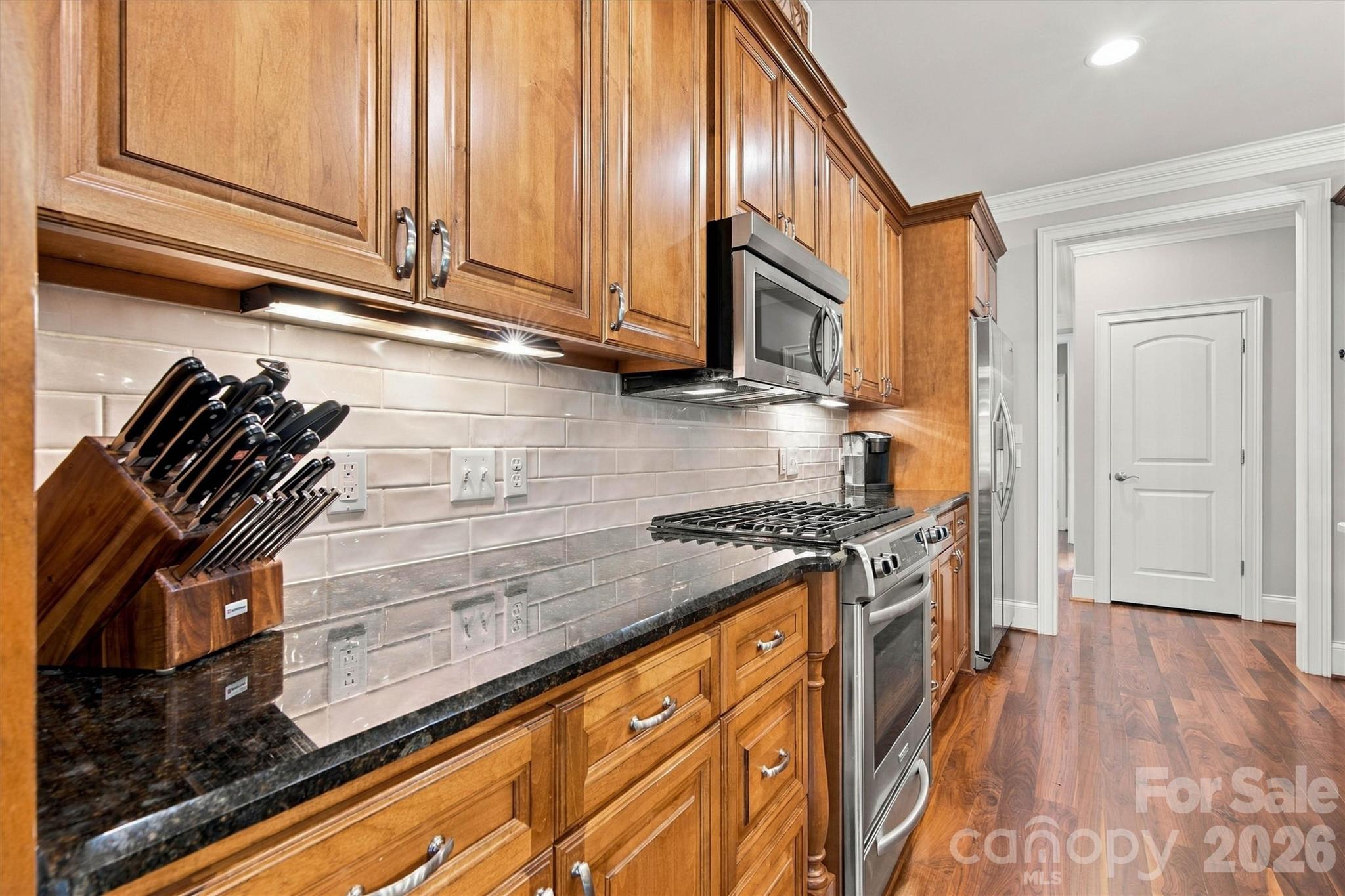 7365 Thornblade Court Property Photo 7
