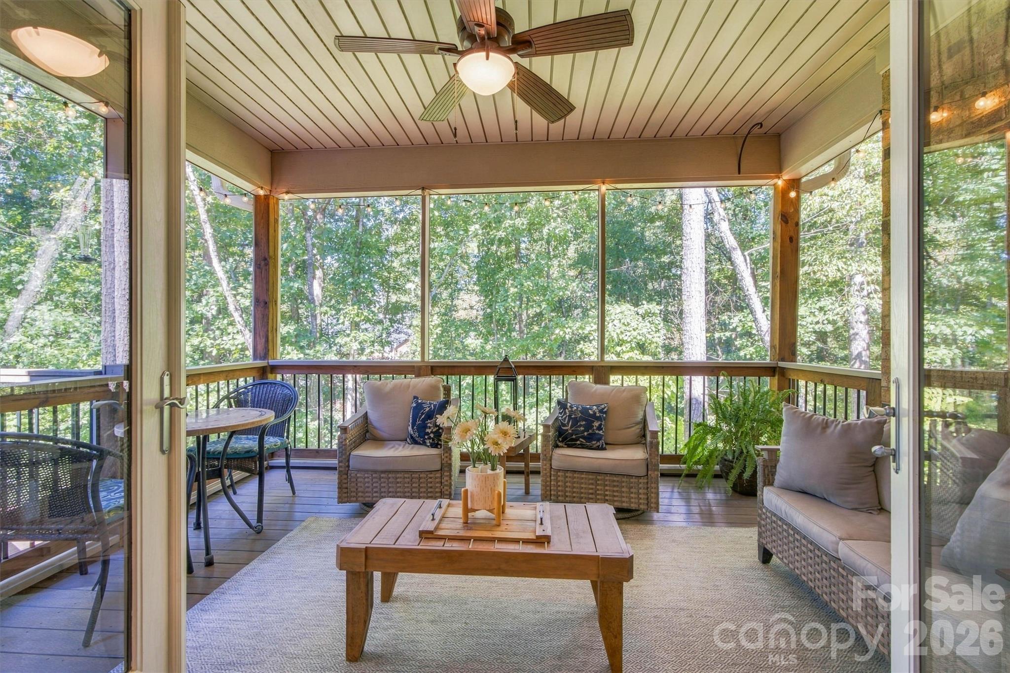 7365 Thornblade Court Property Photo 16