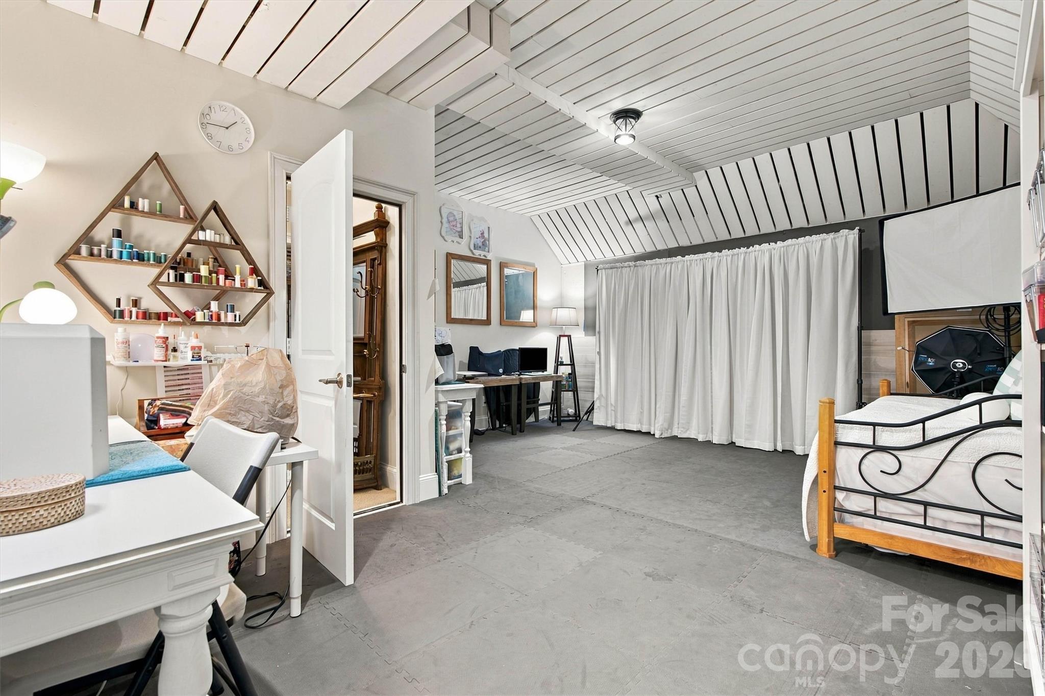 7365 Thornblade Court Property Photo 25