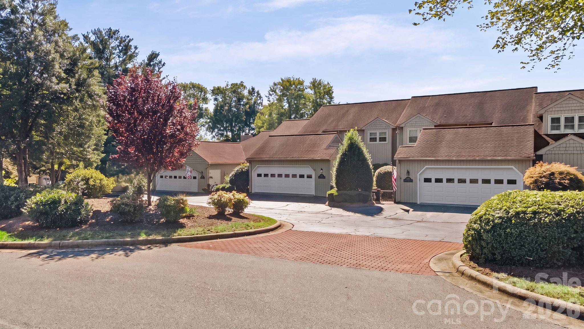 122 Warwicke Place Property Photo 1