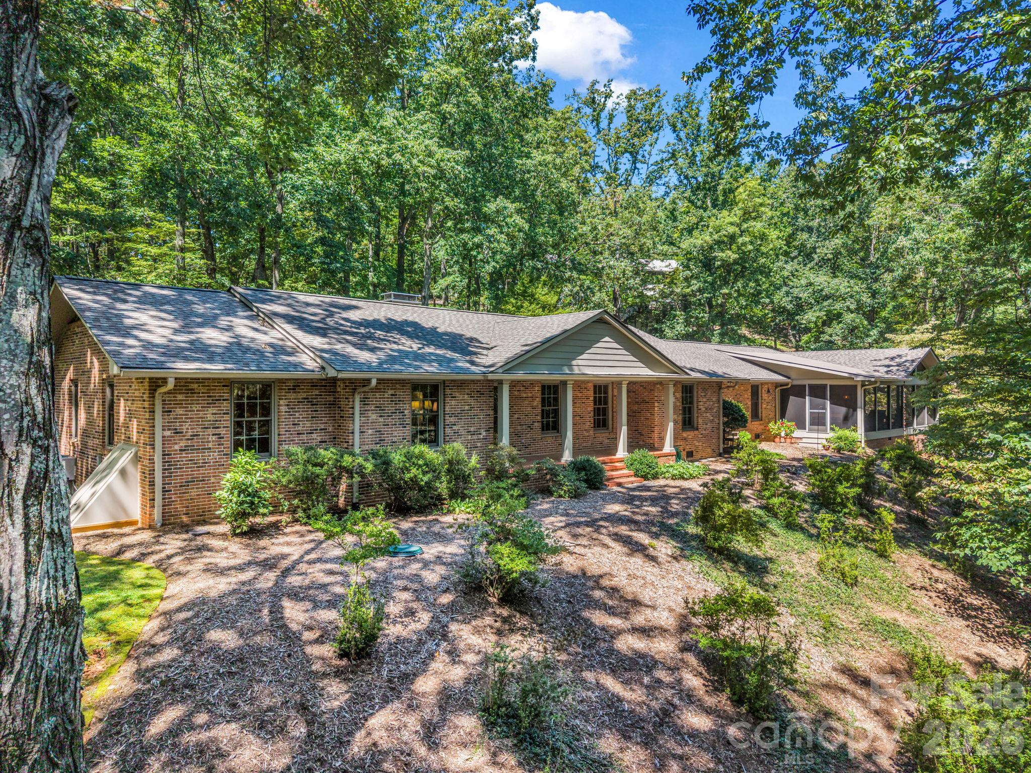 280 Overlook Circle Property Photo 1