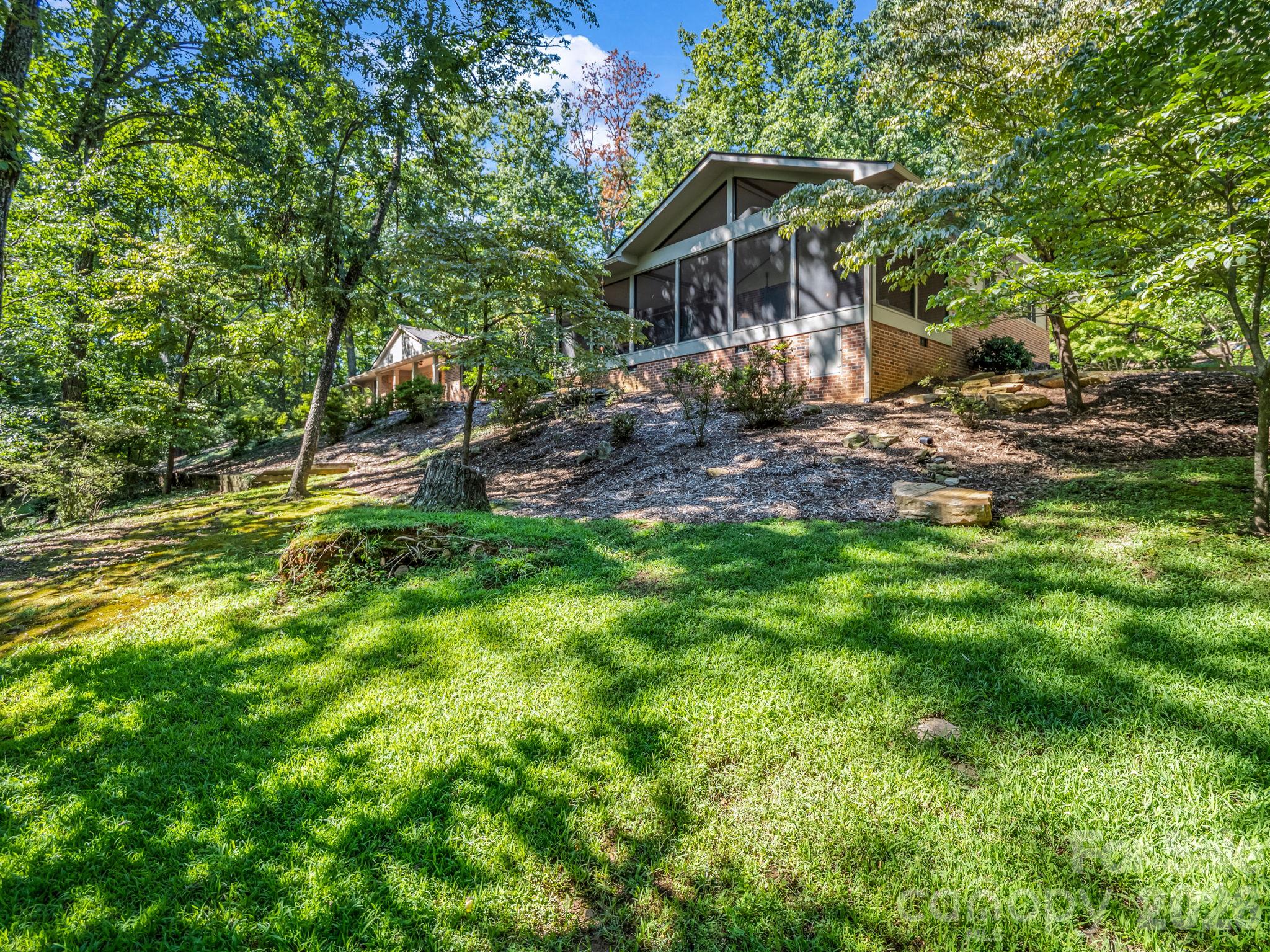 280 Overlook Circle Property Photo 7