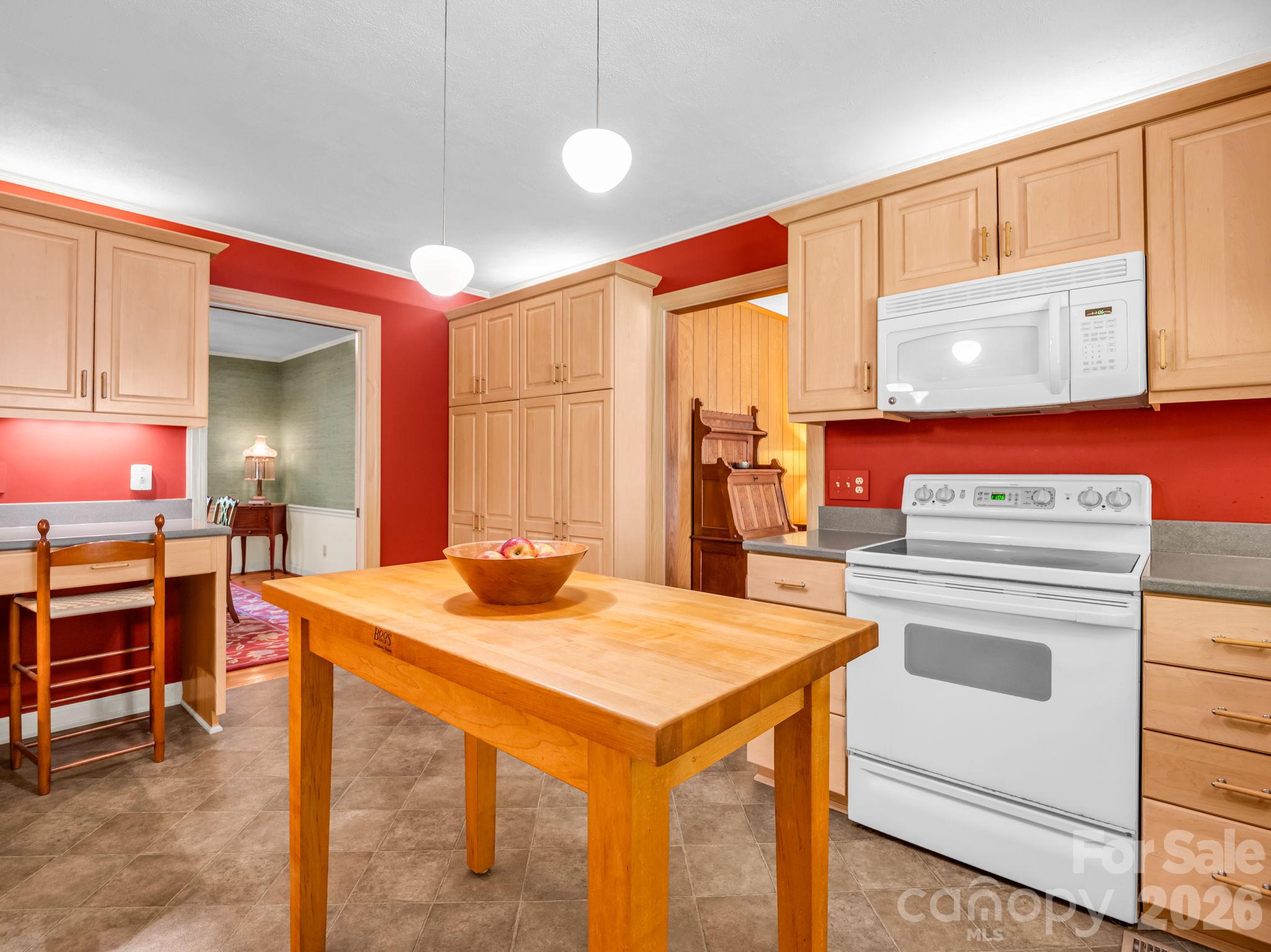 280 Overlook Circle Property Photo 15