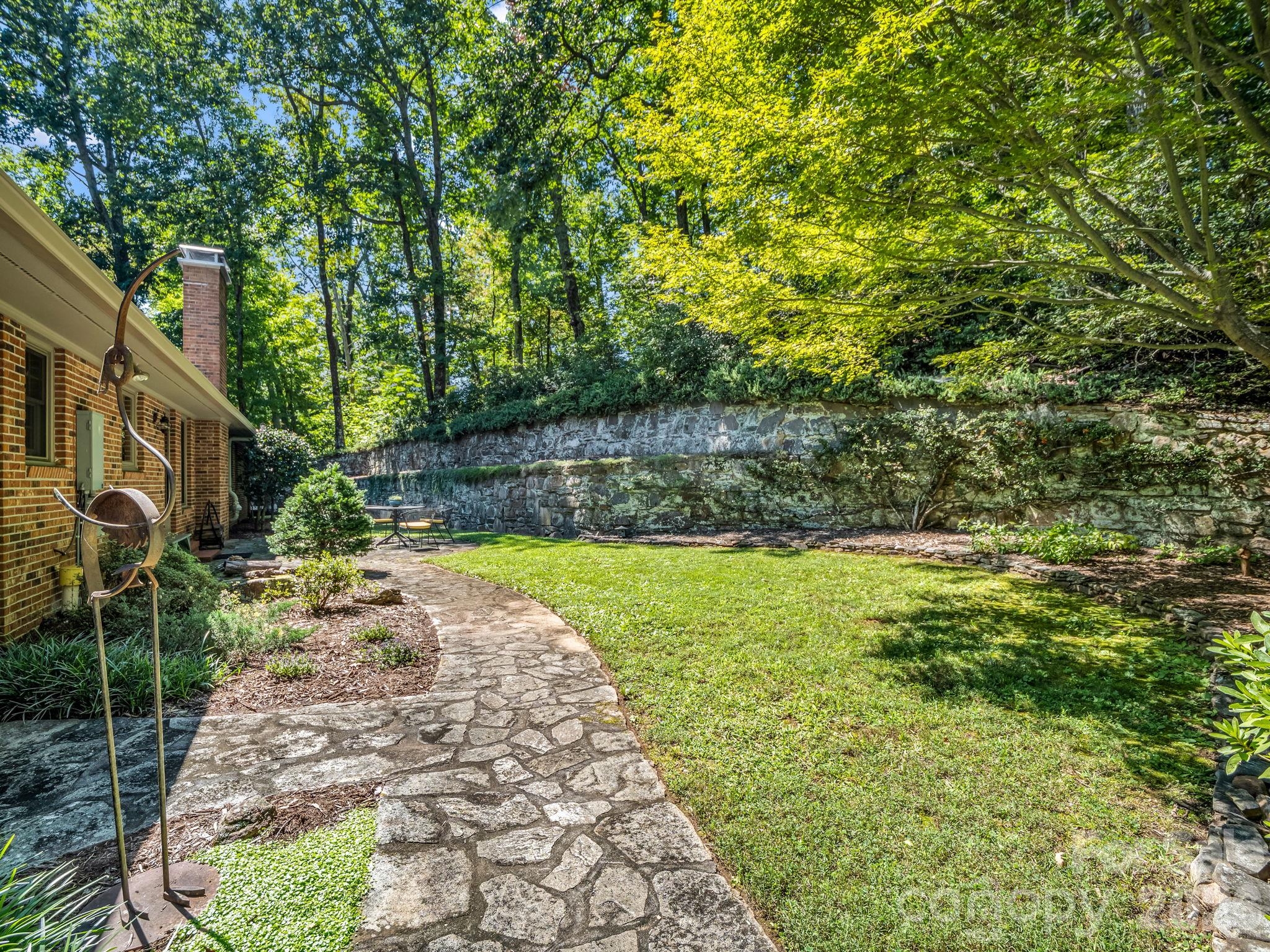 280 Overlook Circle Property Photo 41