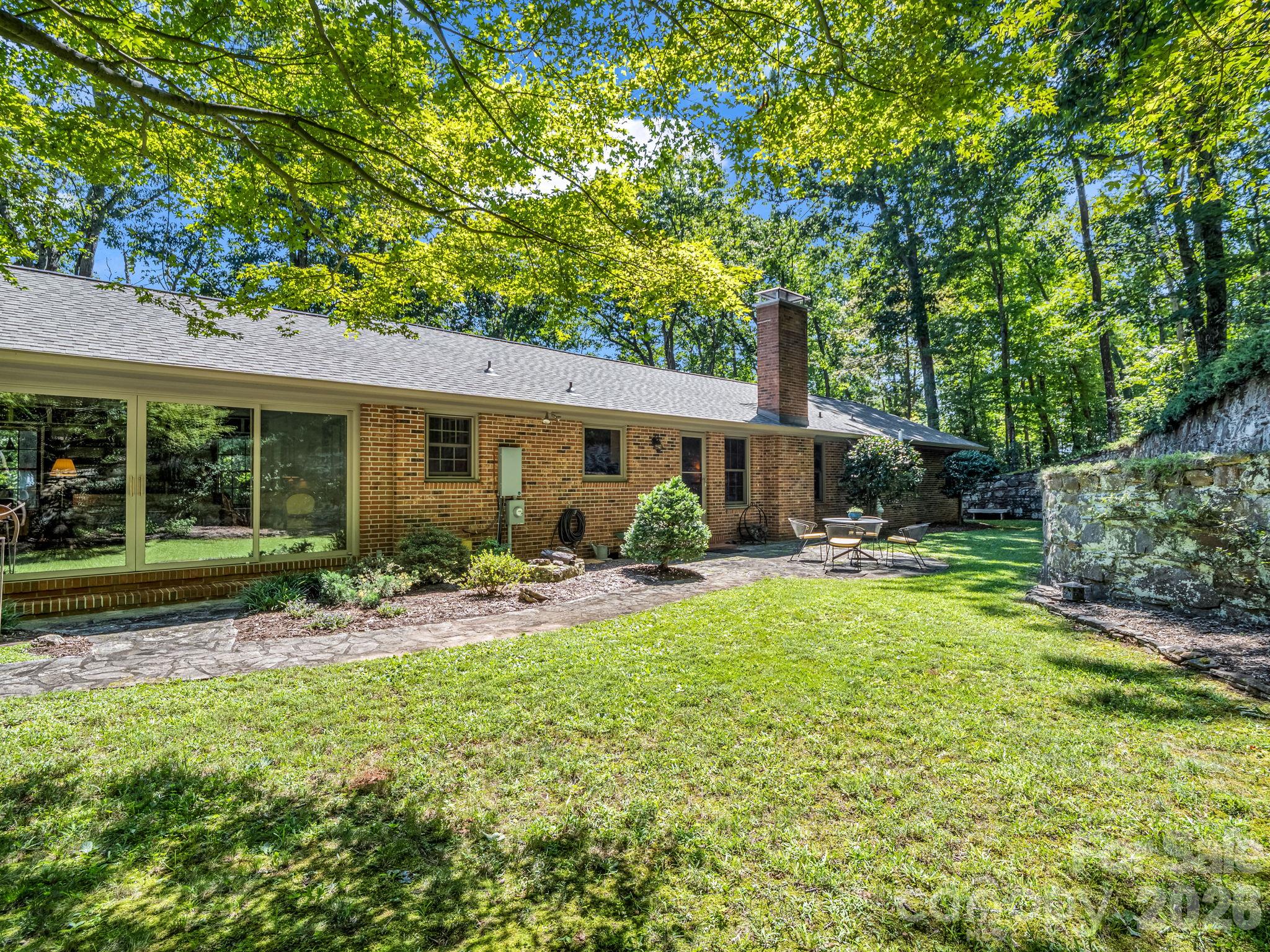 280 Overlook Circle Property Photo 43
