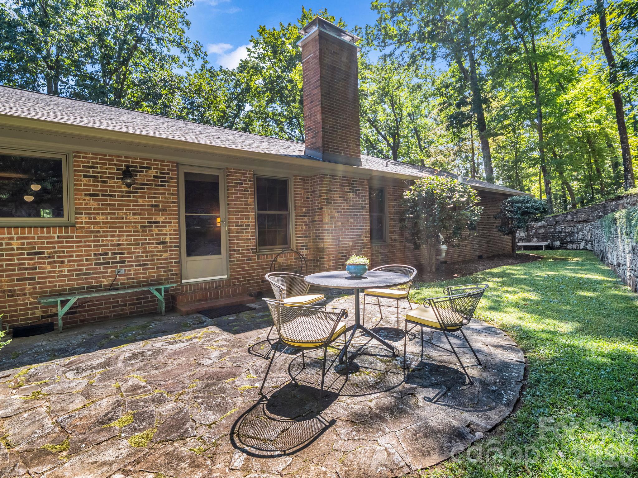 280 Overlook Circle Property Photo 44