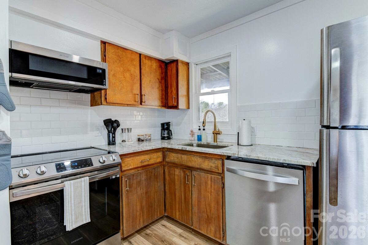 28 Collins Mountain Drive Property Photo 6