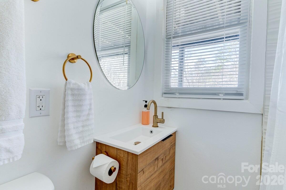 28 Collins Mountain Drive Property Photo 8