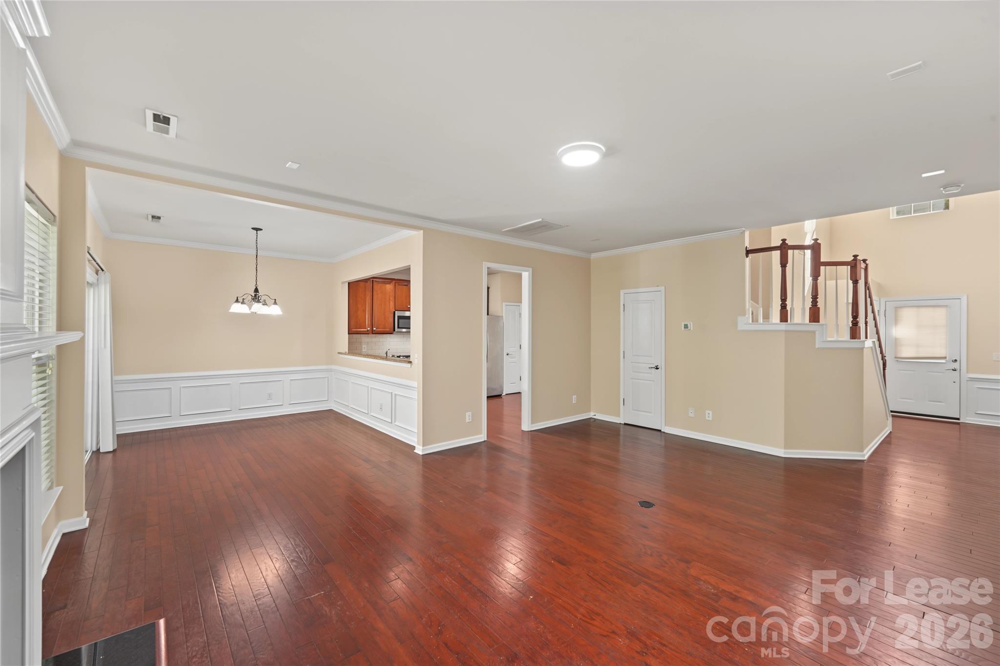 15422 Canmore Street Property Photo 2