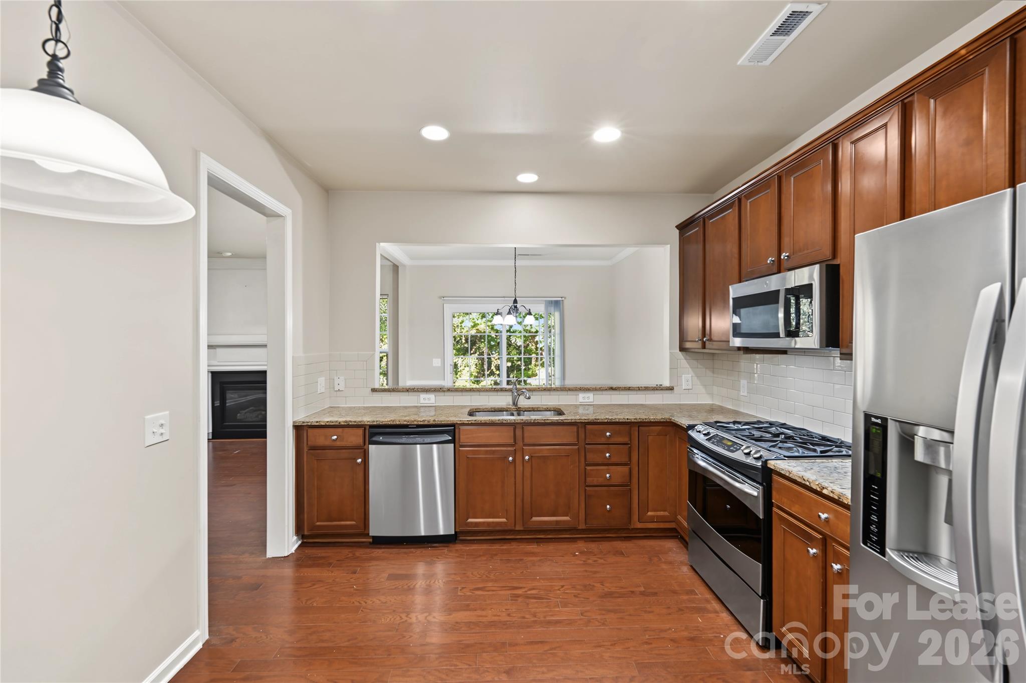 15422 Canmore Street Property Photo 3
