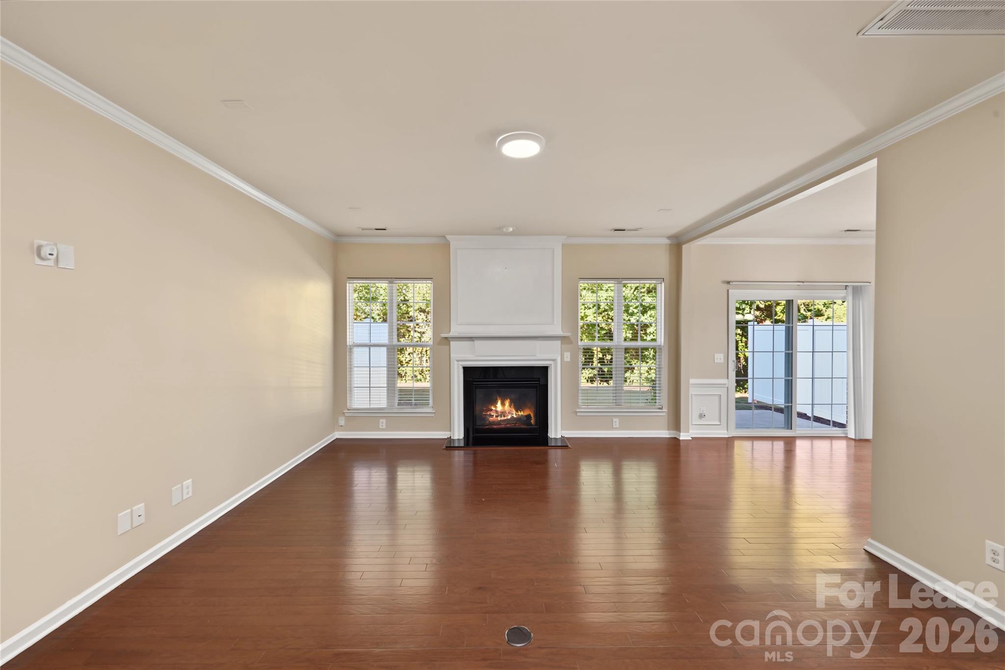 15422 Canmore Street Property Photo 4