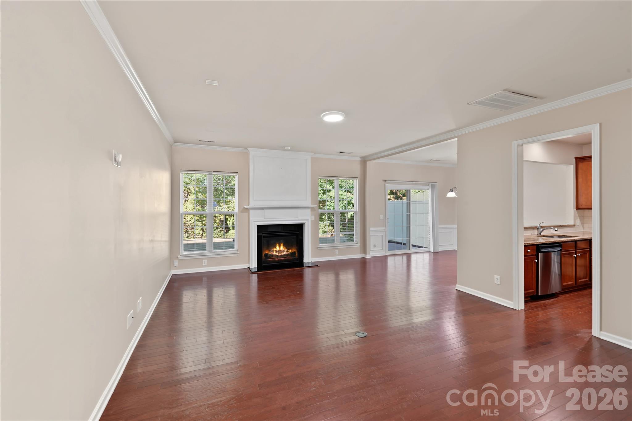 15422 Canmore Street Property Photo 10