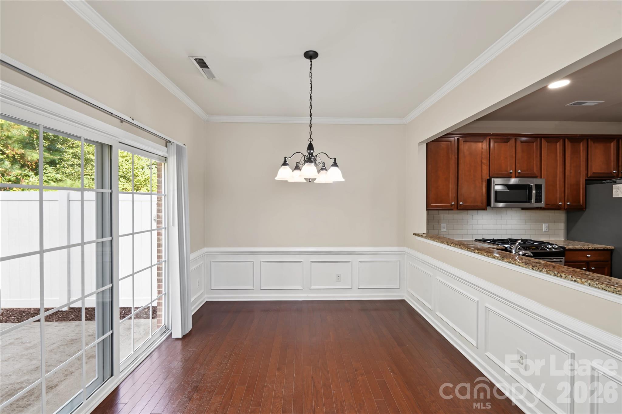 15422 Canmore Street Property Photo 11