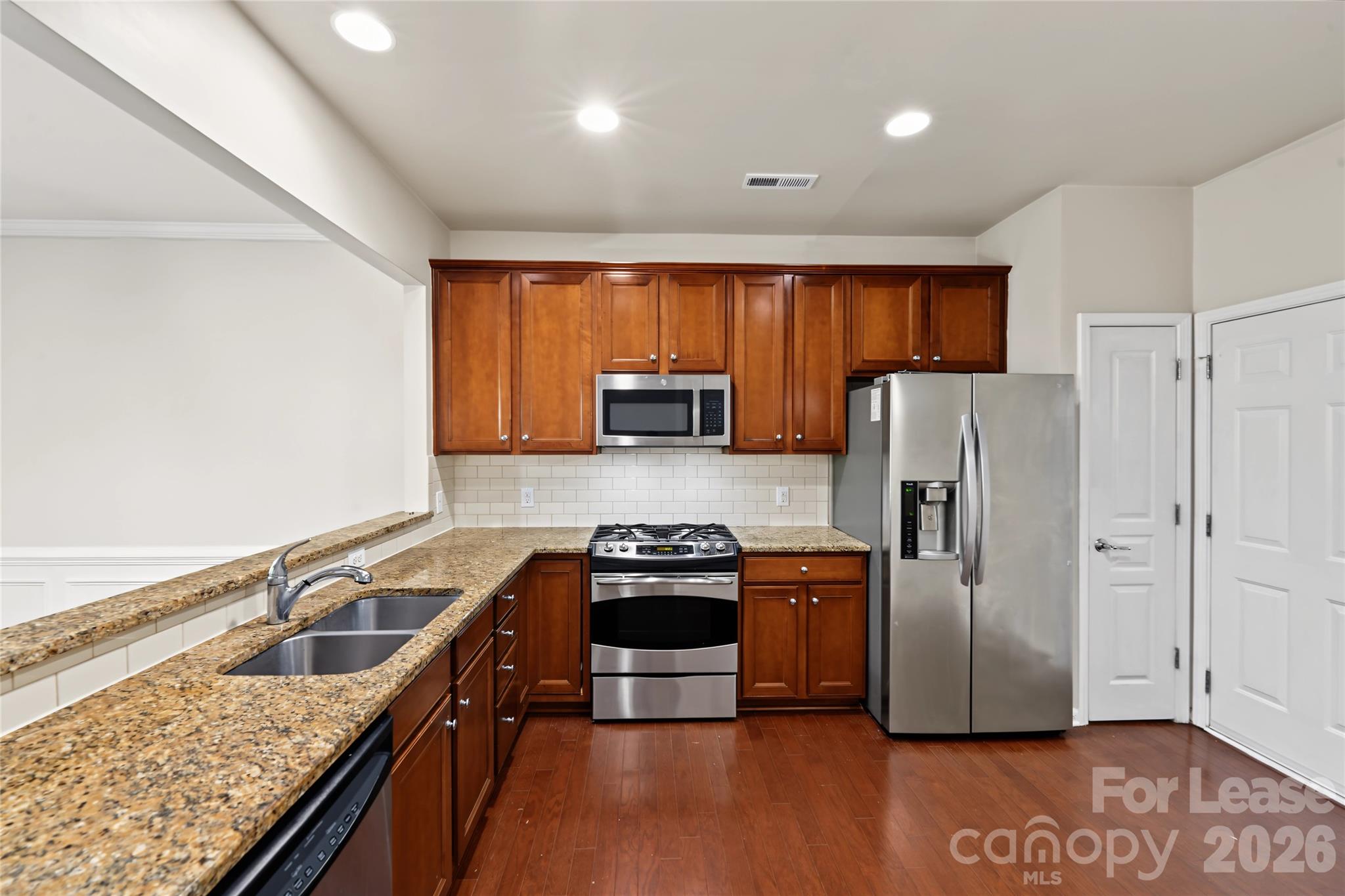 15422 Canmore Street Property Photo 12