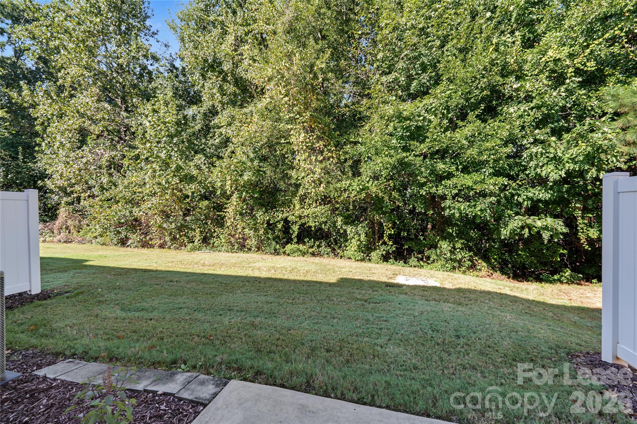 15422 Canmore Street Property Photo 29