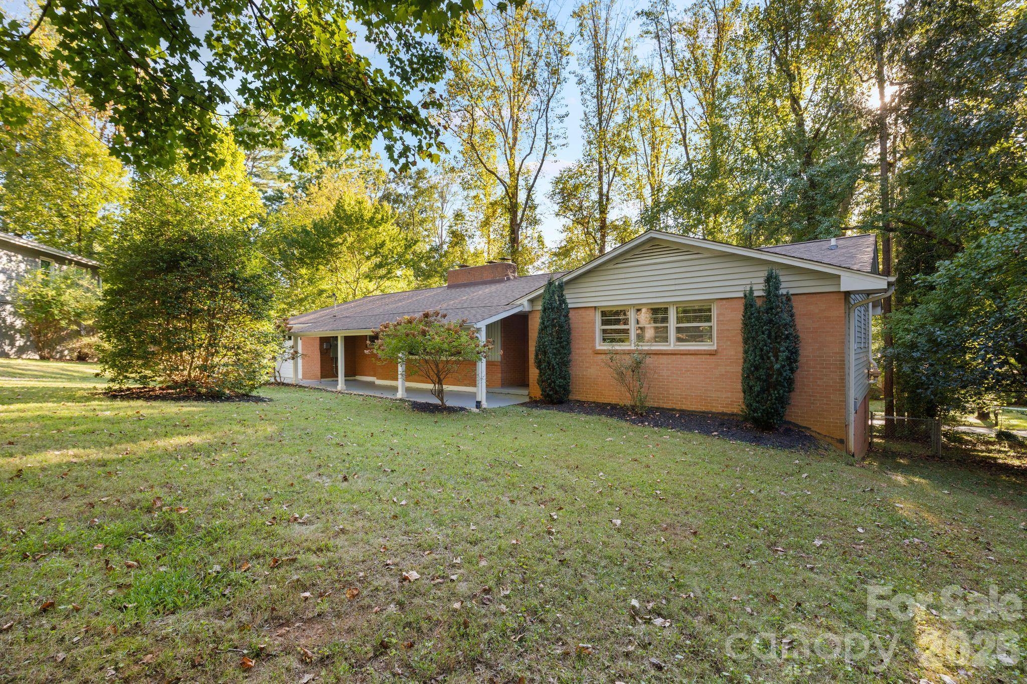32 Oak Forest Drive Property Photo 1