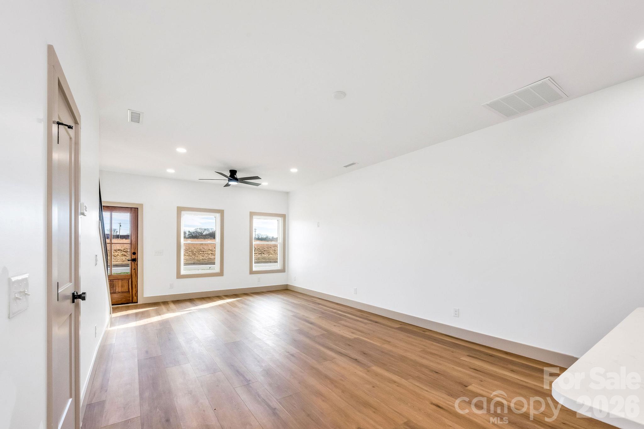 2113 24th Street Lane Property Photo 8