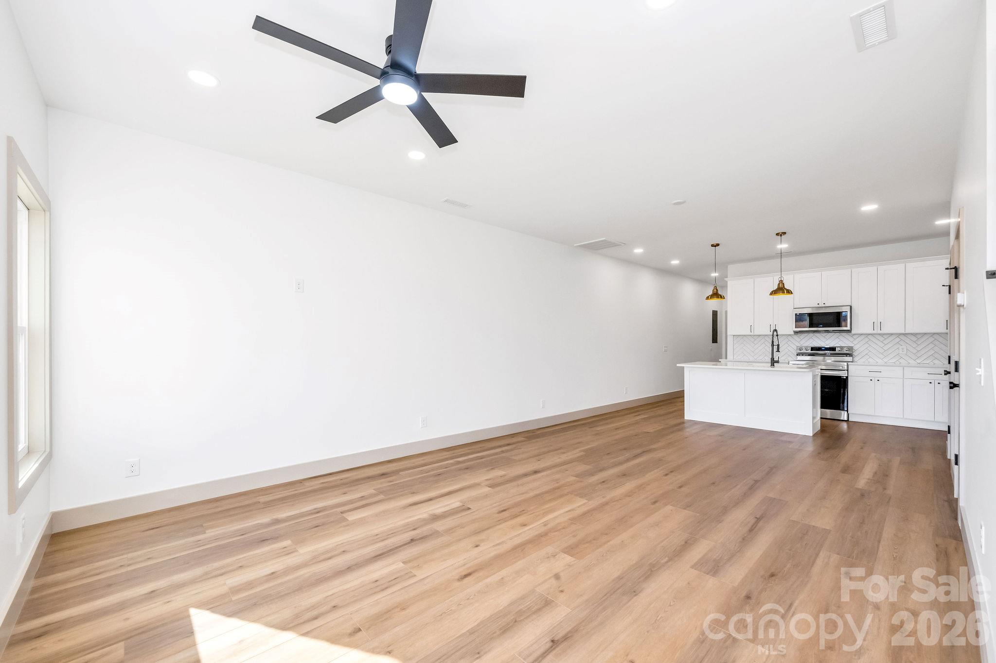 2113 24th Street Lane Property Photo 9
