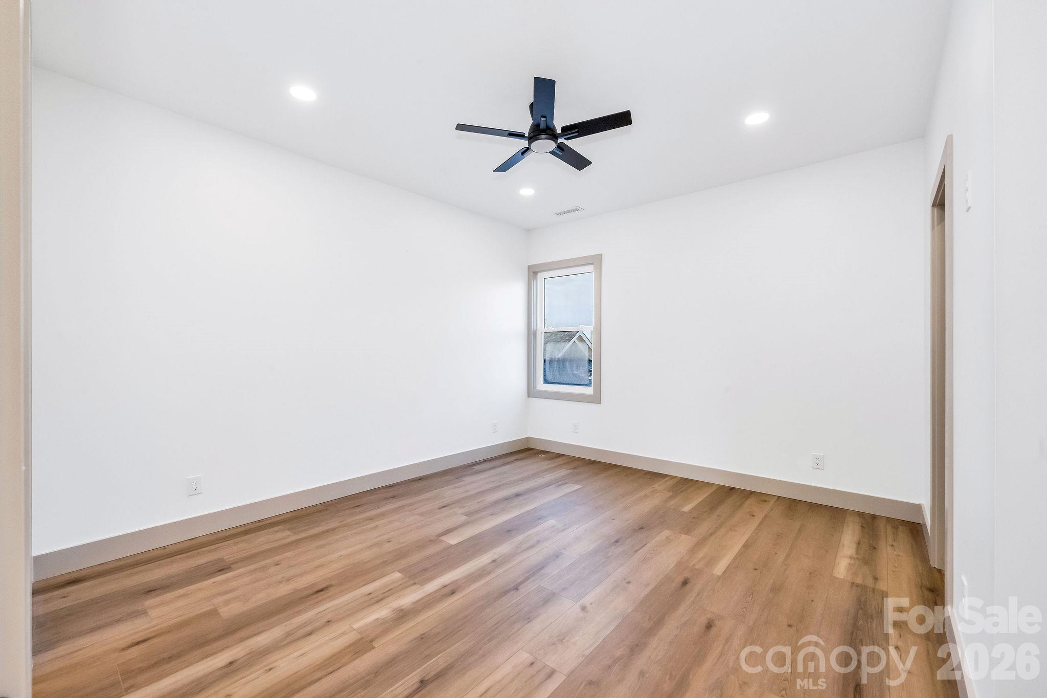 2113 24th Street Lane Property Photo 29