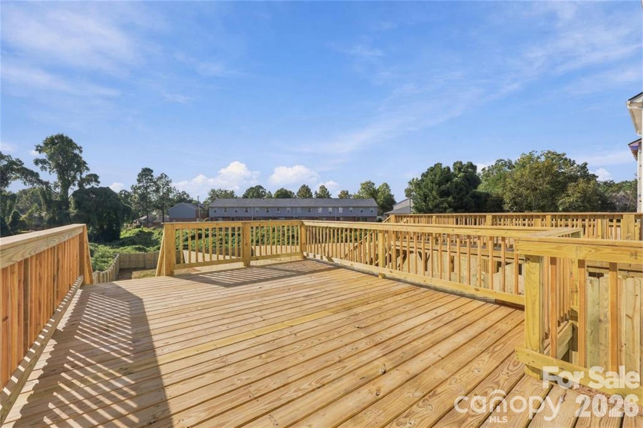 509 Oak Street Property Photo 4