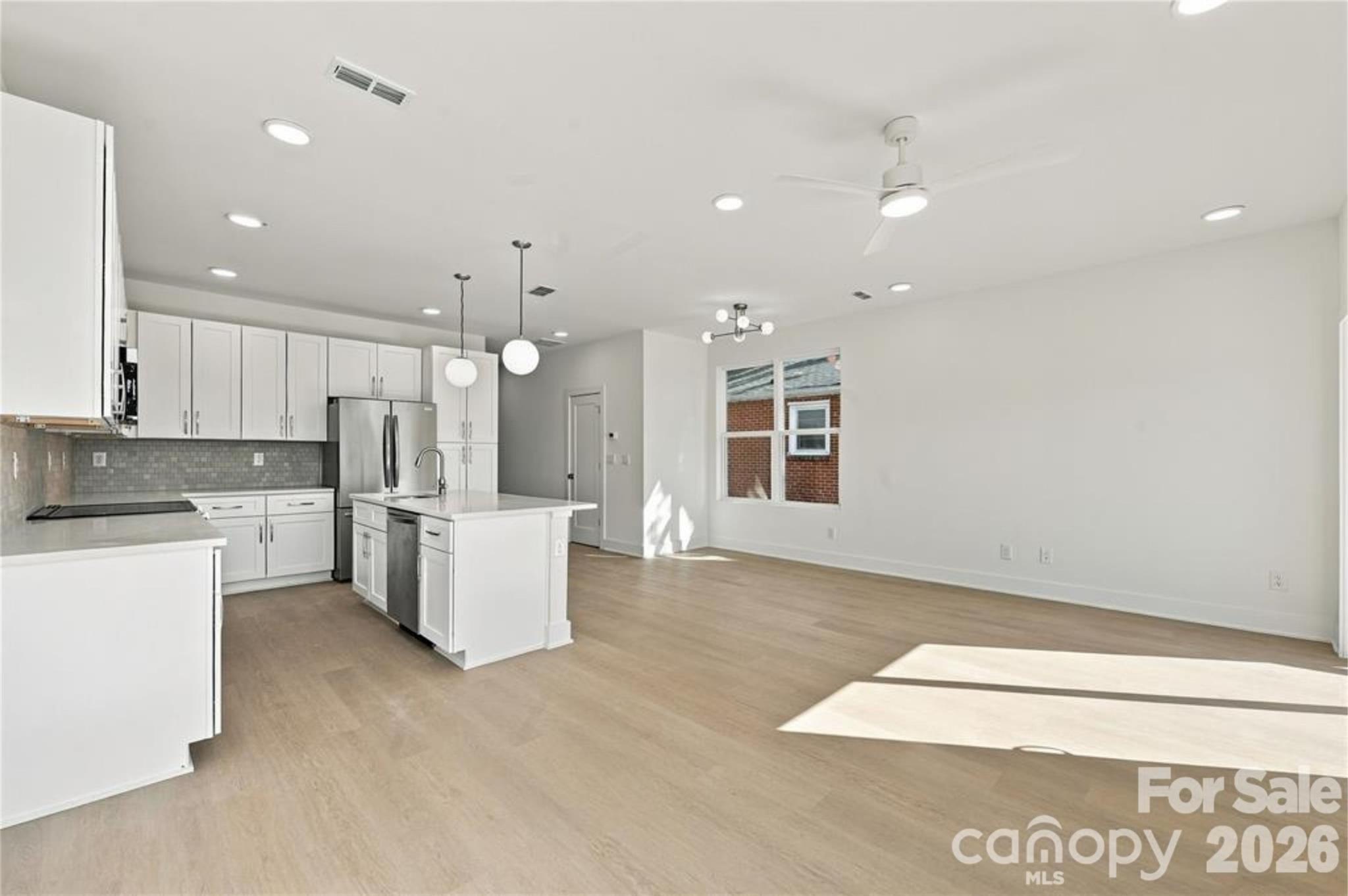 509 Oak Street Property Photo 8