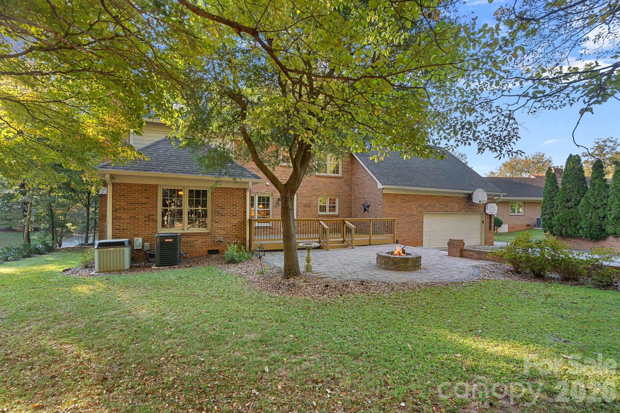 2716 Oldenway Drive Property Photo 39