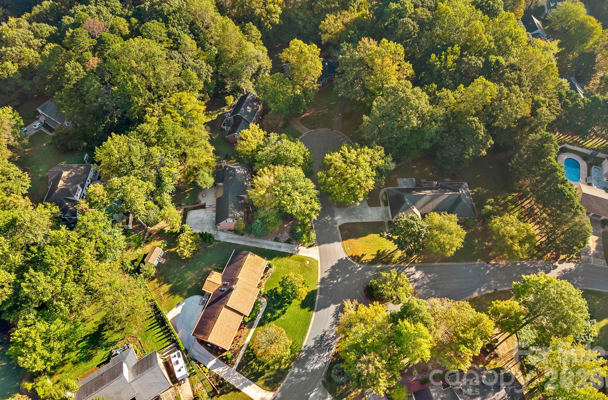 2716 Oldenway Drive Property Photo 44