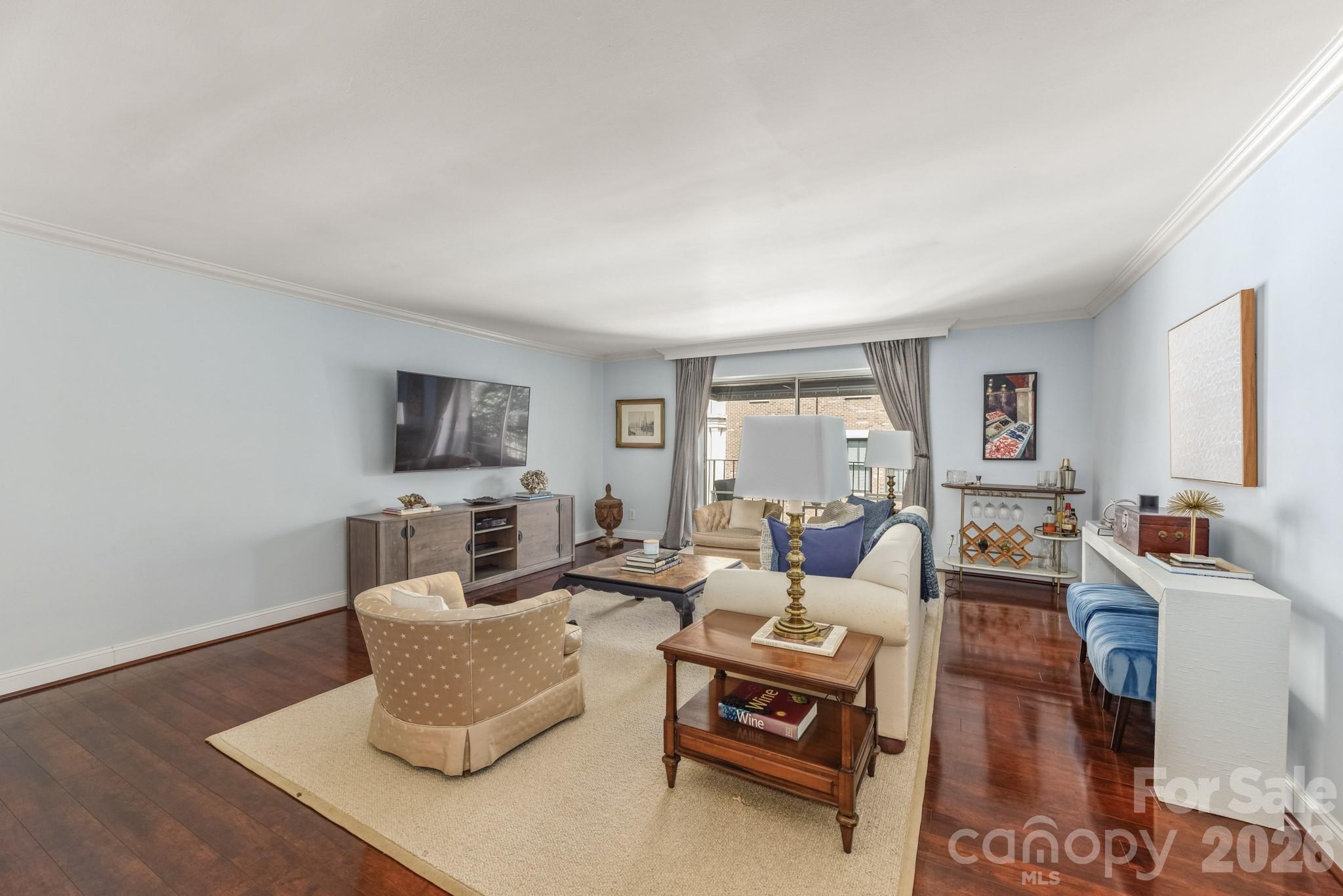 1323 Queens Road 421 Property Photo 2