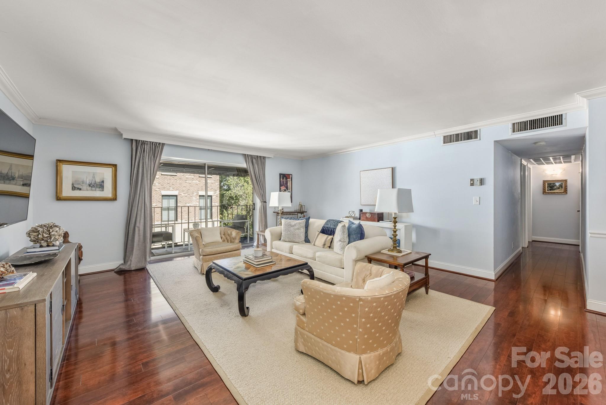 1323 Queens Road 421 Property Photo 5