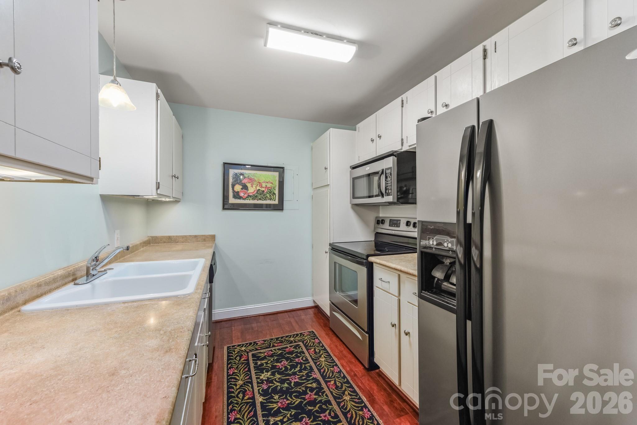 1323 Queens Road 421 Property Photo 7
