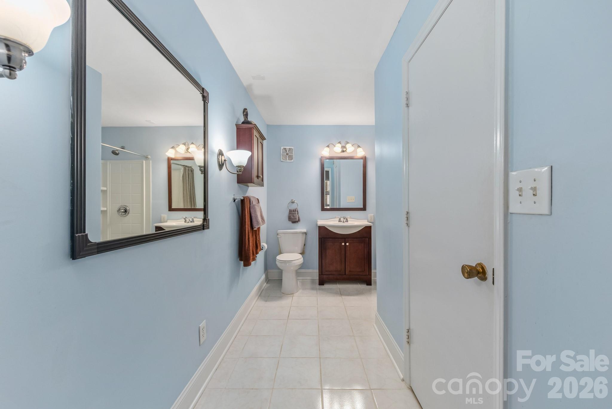1323 Queens Road 421 Property Photo 12