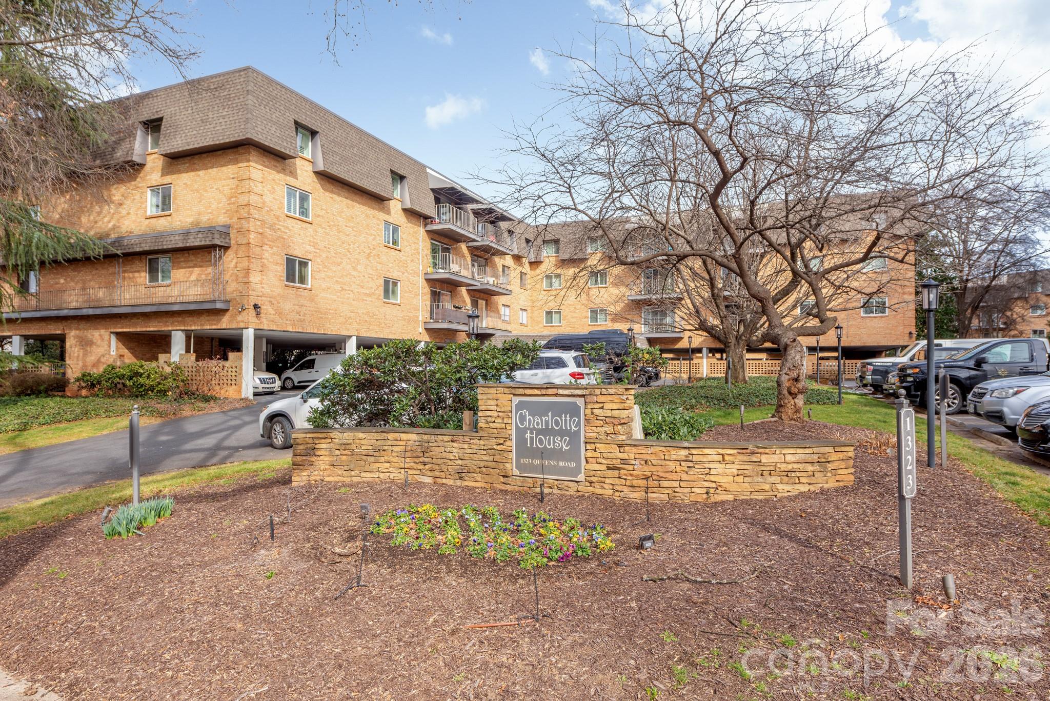 1323 Queens Road 421 Property Photo 25