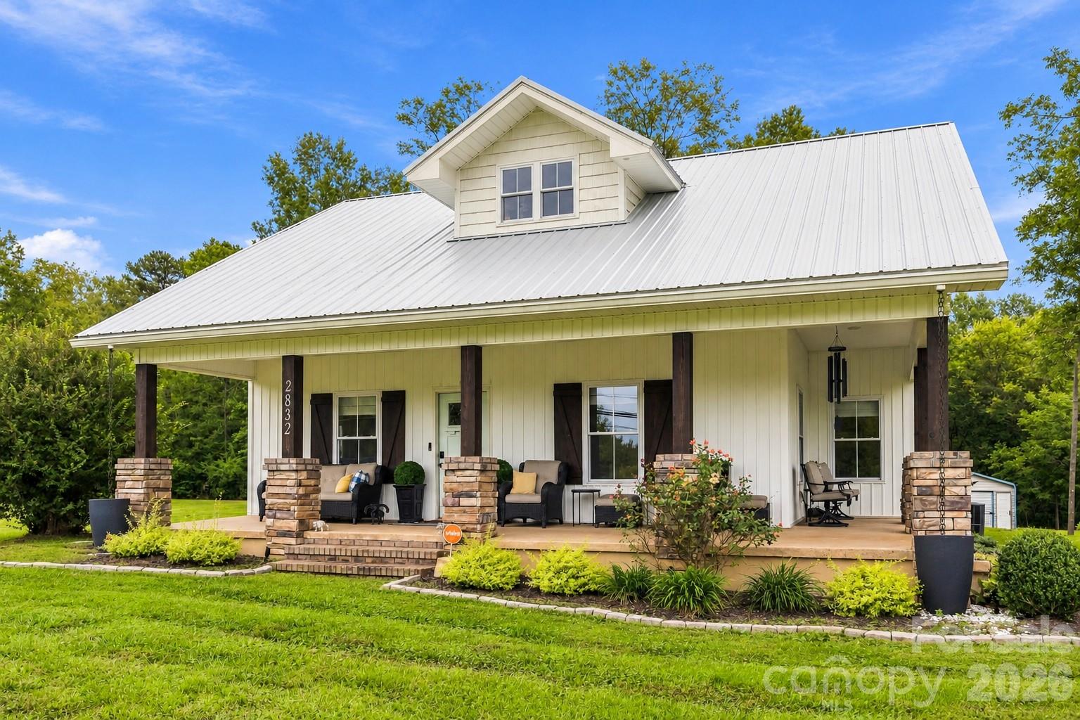 2832 Beaty Road Property Photo 1