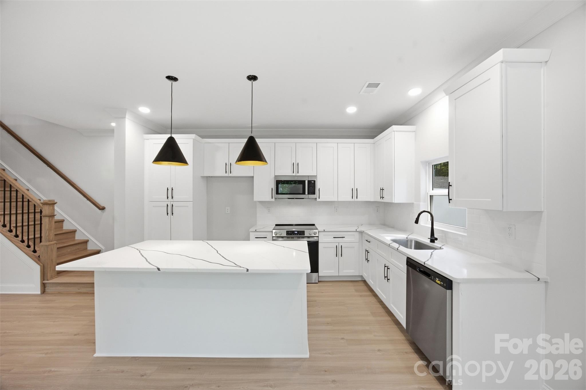 605 Coulwood Drive Property Photo 11